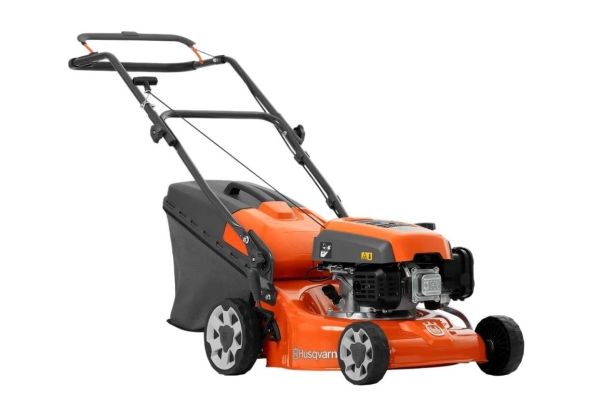 Husqvarna LC 140P Benzinli Çim Biçme Makinesi