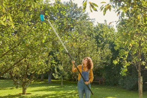 Gardena 17400 Meyve Toplama Aparatı + 3721 Combisystem 210-390cm Teleskopik Sap